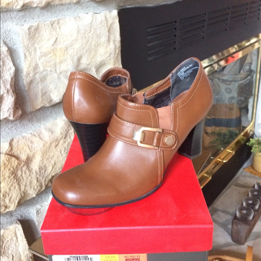 Rialto 7.5 Cognac low ankle. shoes